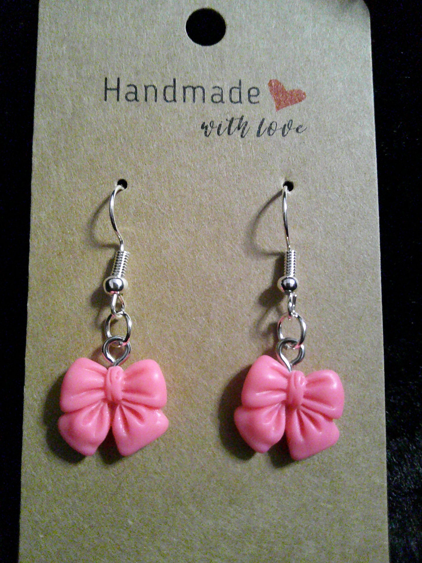 Small hot pink bow