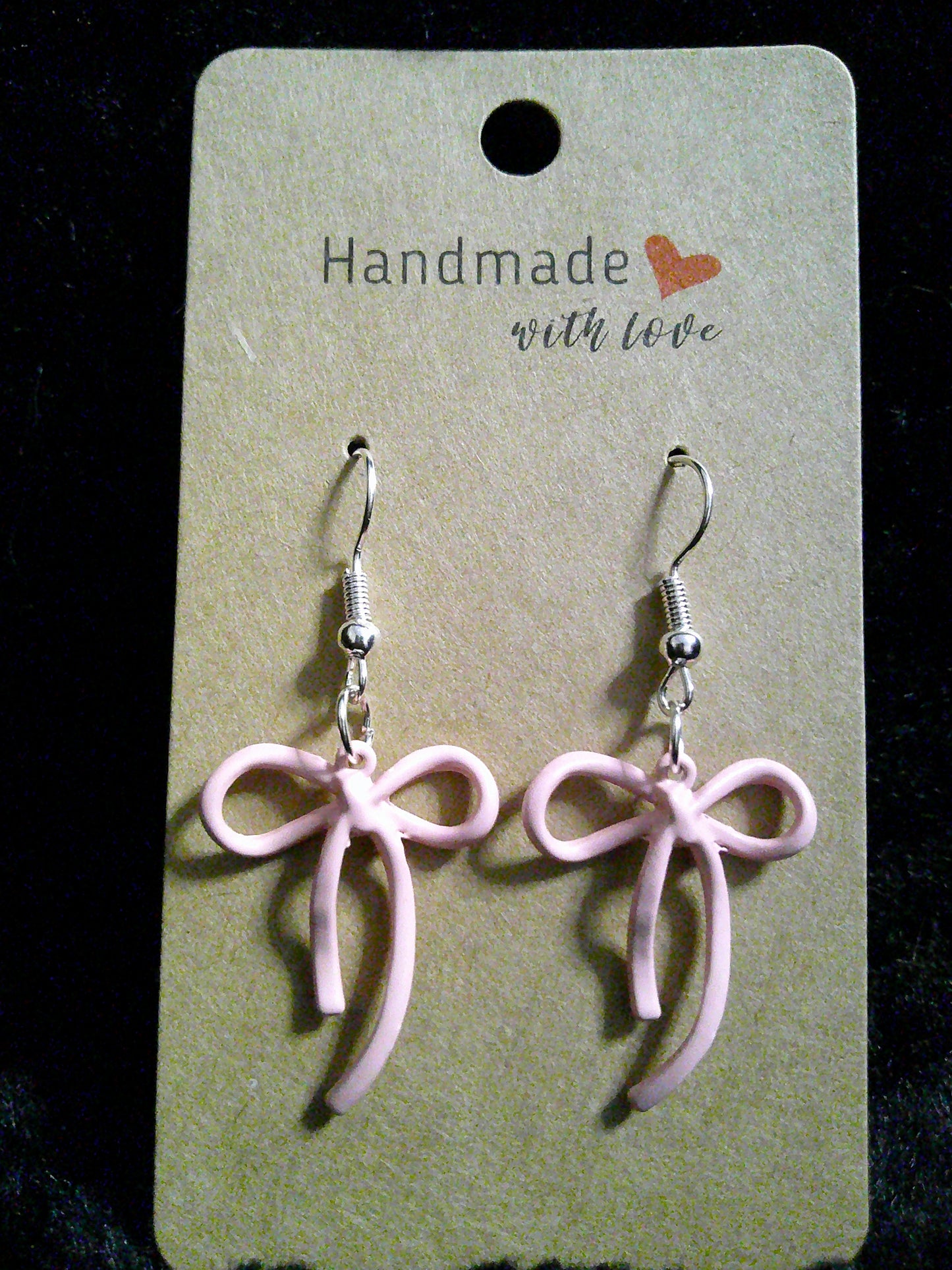 Light pink bow on silver