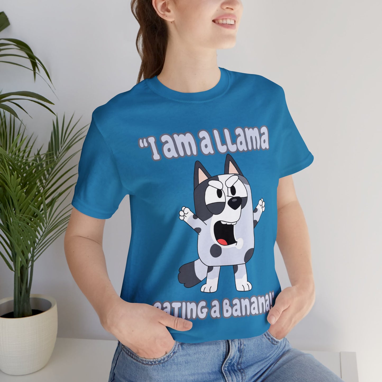 I am a llama eating a banana Short Sleeve Tshirt