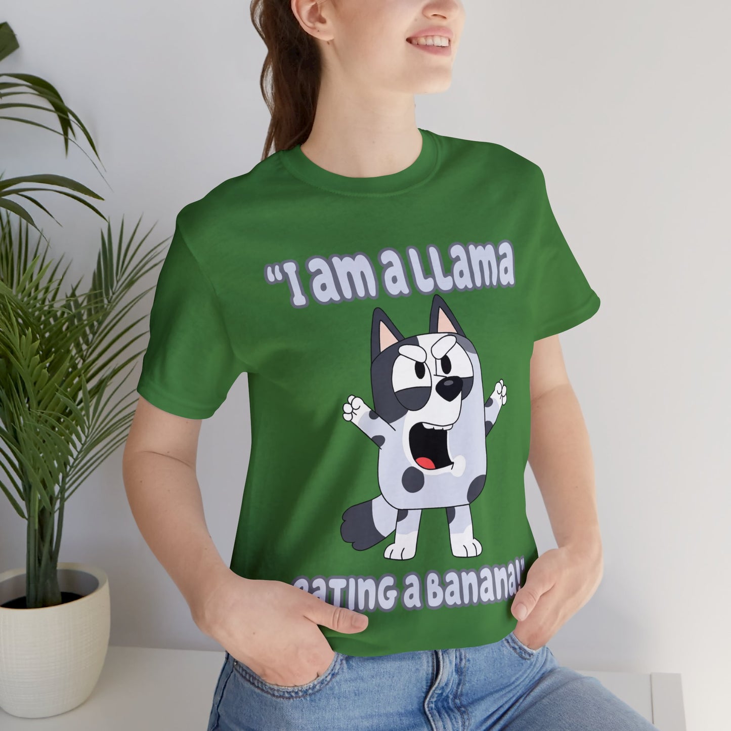 I am a llama eating a banana Short Sleeve Tshirt