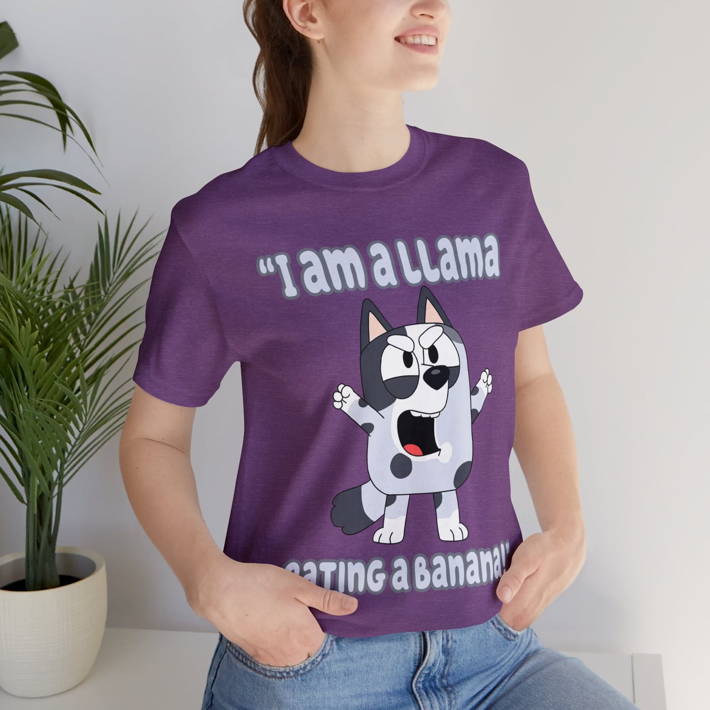 I am a llama eating a banana Short Sleeve Tshirt