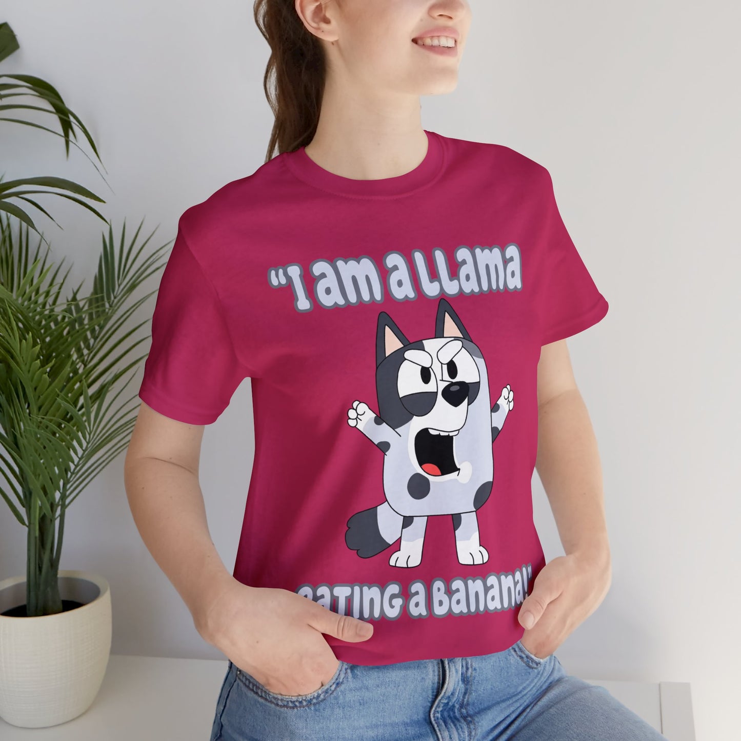 I am a llama eating a banana Short Sleeve Tshirt