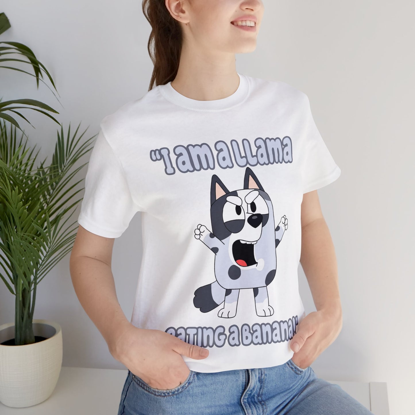 I am a llama eating a banana Short Sleeve Tshirt