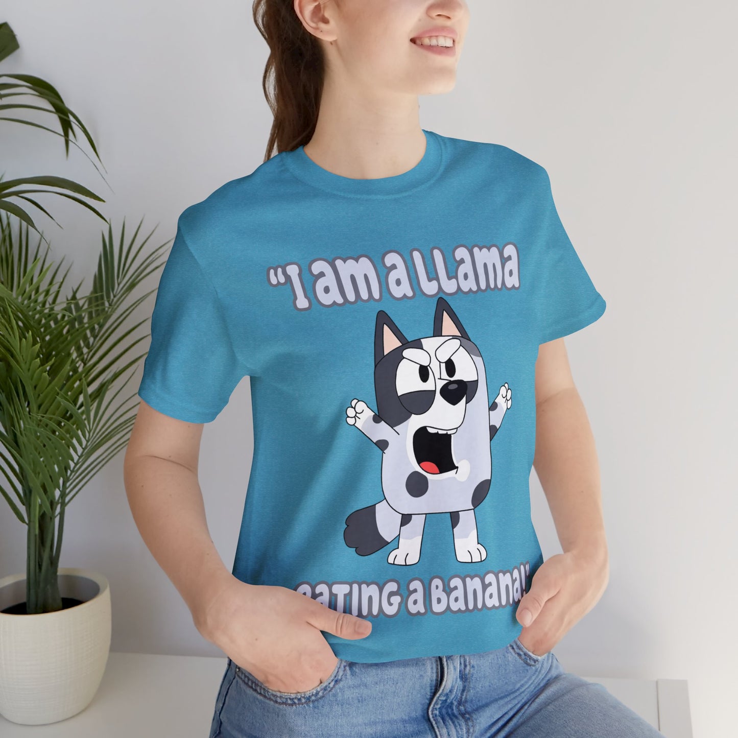 I am a llama eating a banana Short Sleeve Tshirt