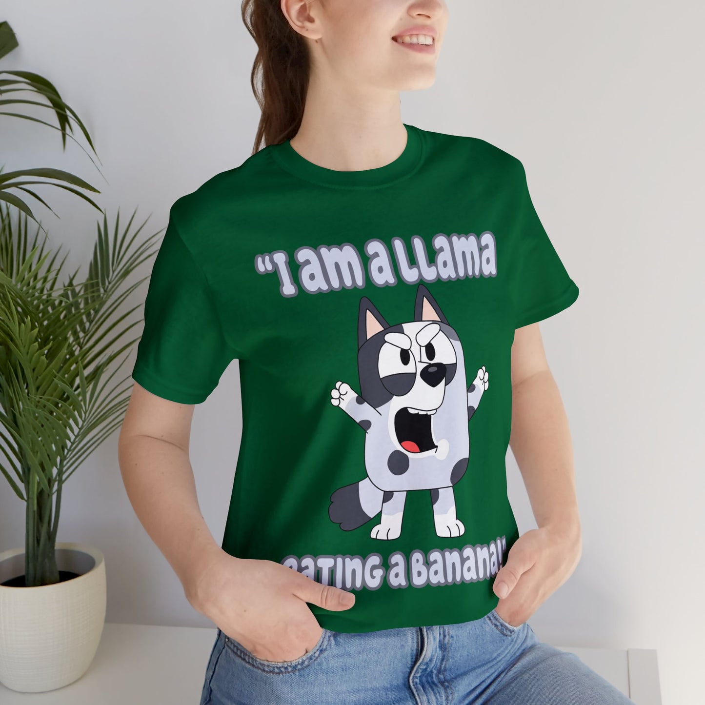 I am a llama eating a banana Short Sleeve Tshirt