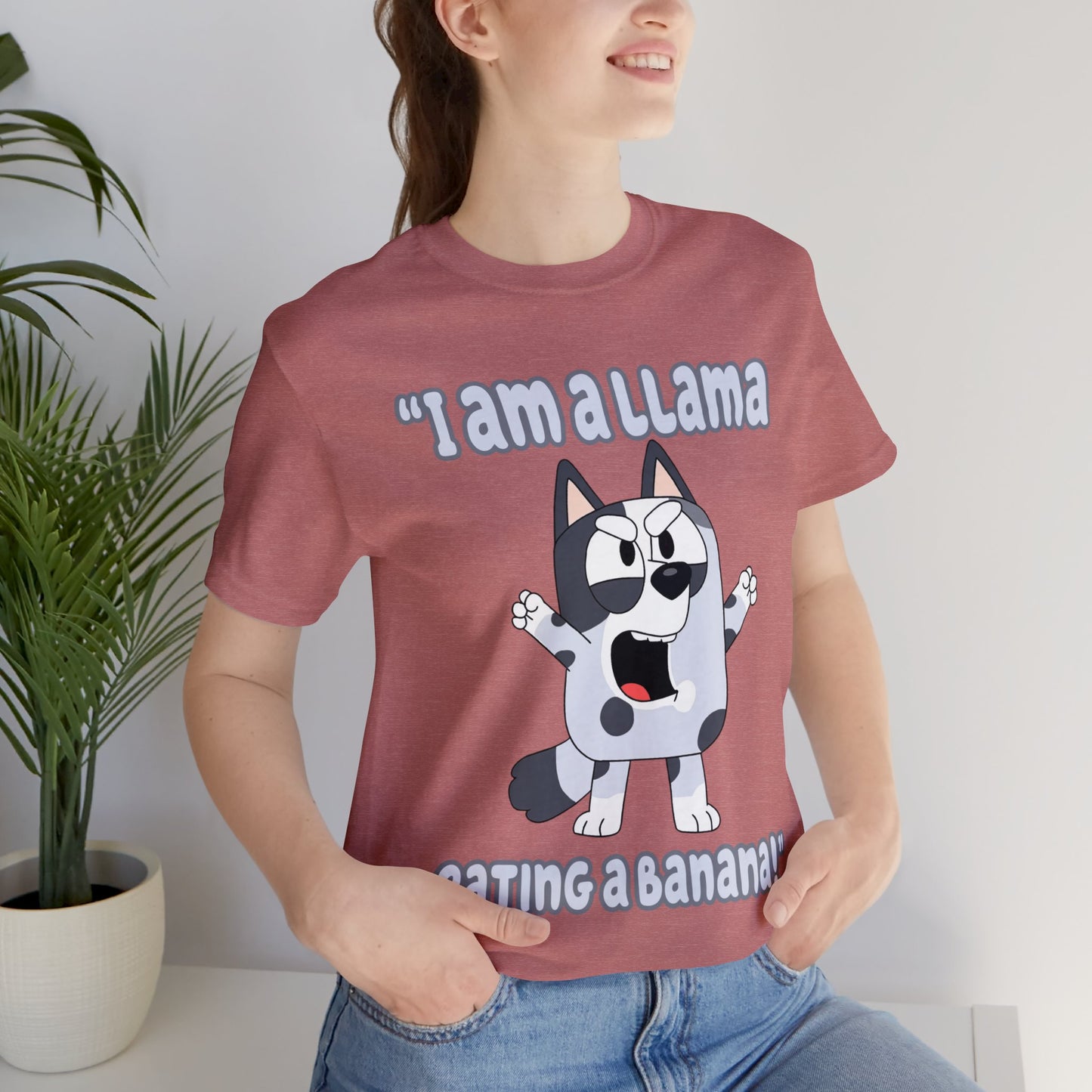 I am a llama eating a banana Short Sleeve Tshirt