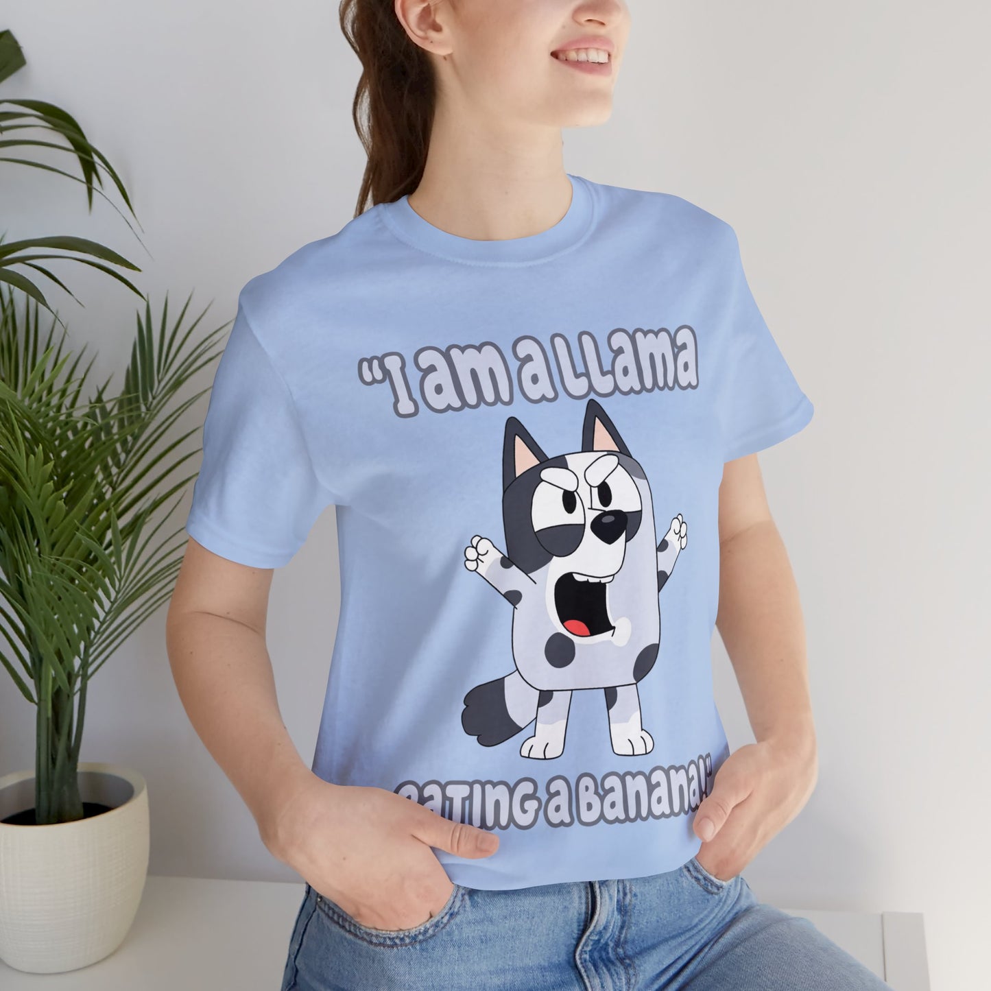 I am a llama eating a banana Short Sleeve Tshirt