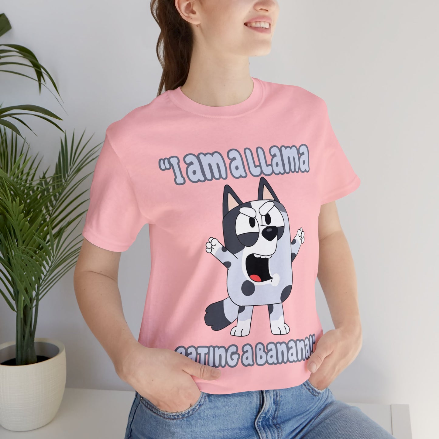 I am a llama eating a banana Short Sleeve Tshirt