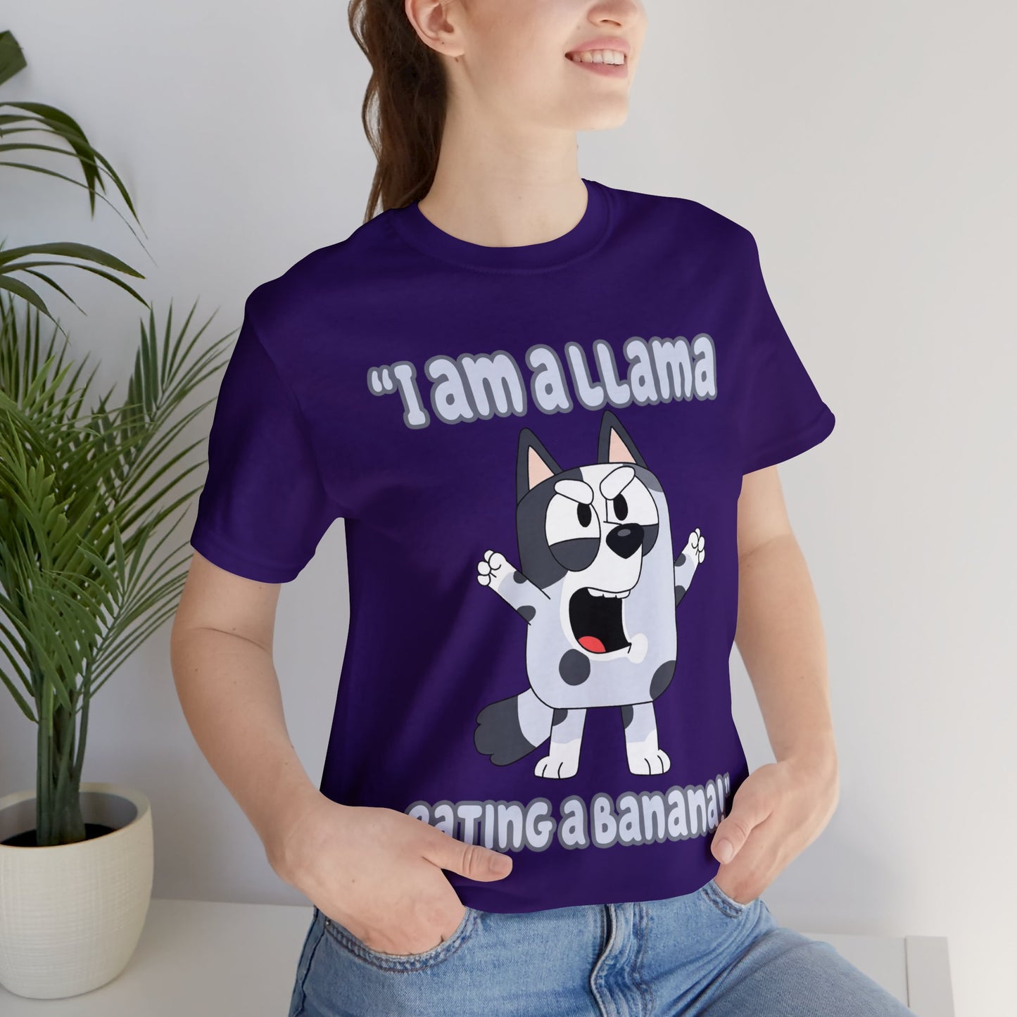 I am a llama eating a banana Short Sleeve Tshirt