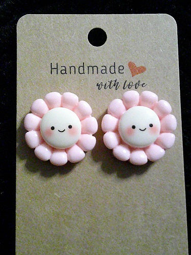 Pink smiley flower