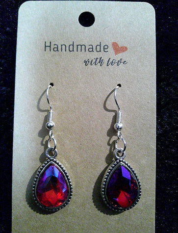 Magenta teardrop