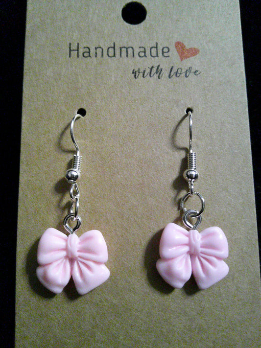small light pink bow