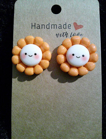 Orange smiley flower