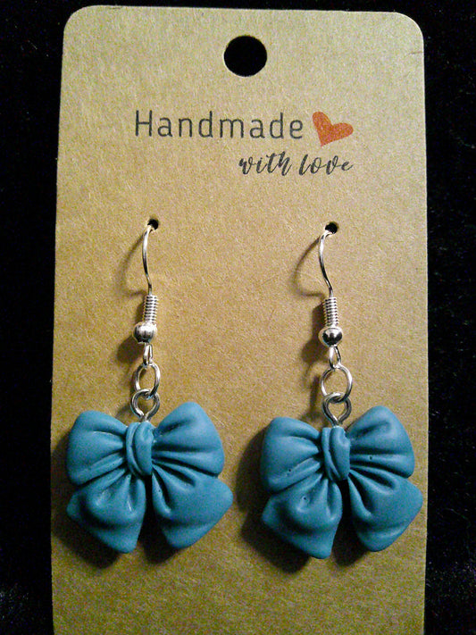 Turquoise bow
