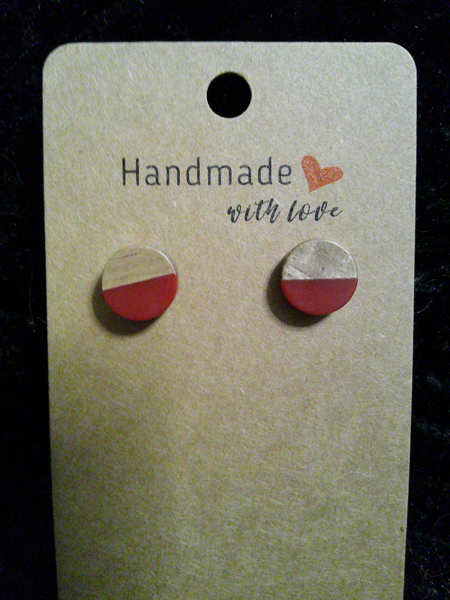wood grain/red